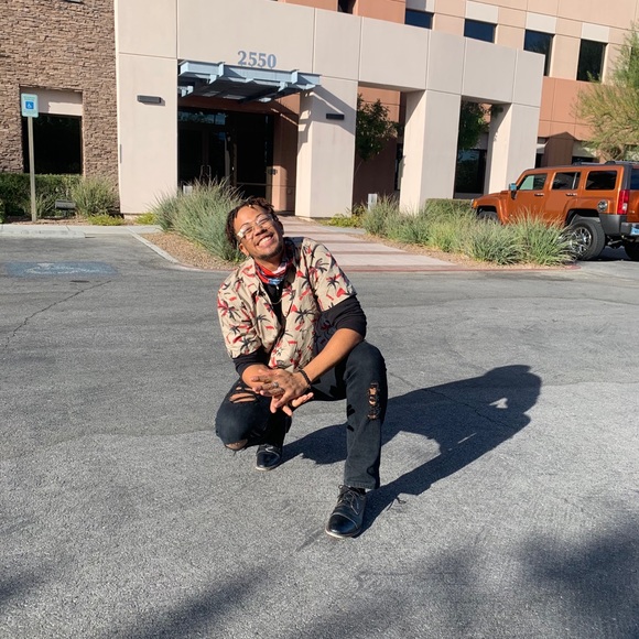 Meet your Posher, Kameron - Picture 1 of 1